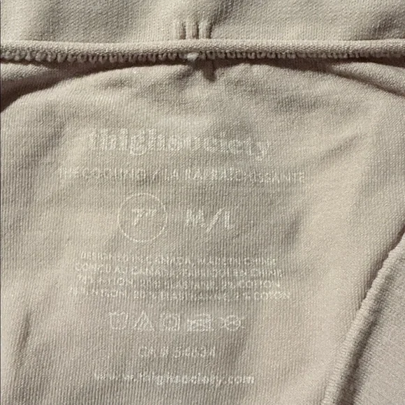 Light pink anti chafe shorts size M/L - Picture 2 of 3